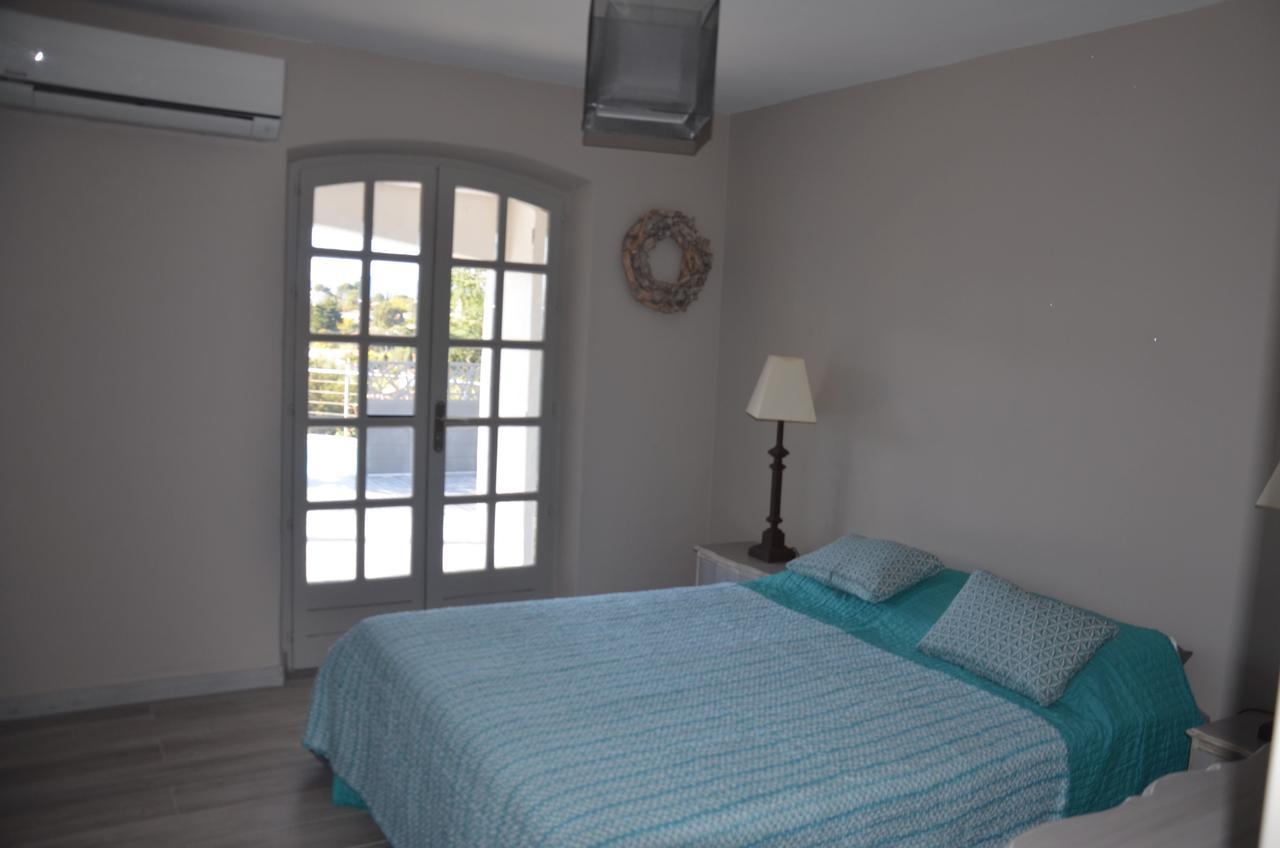 Belle Maison Avec Piscine Dans Les Hauteurs A Saint Raphael Exteriör bild