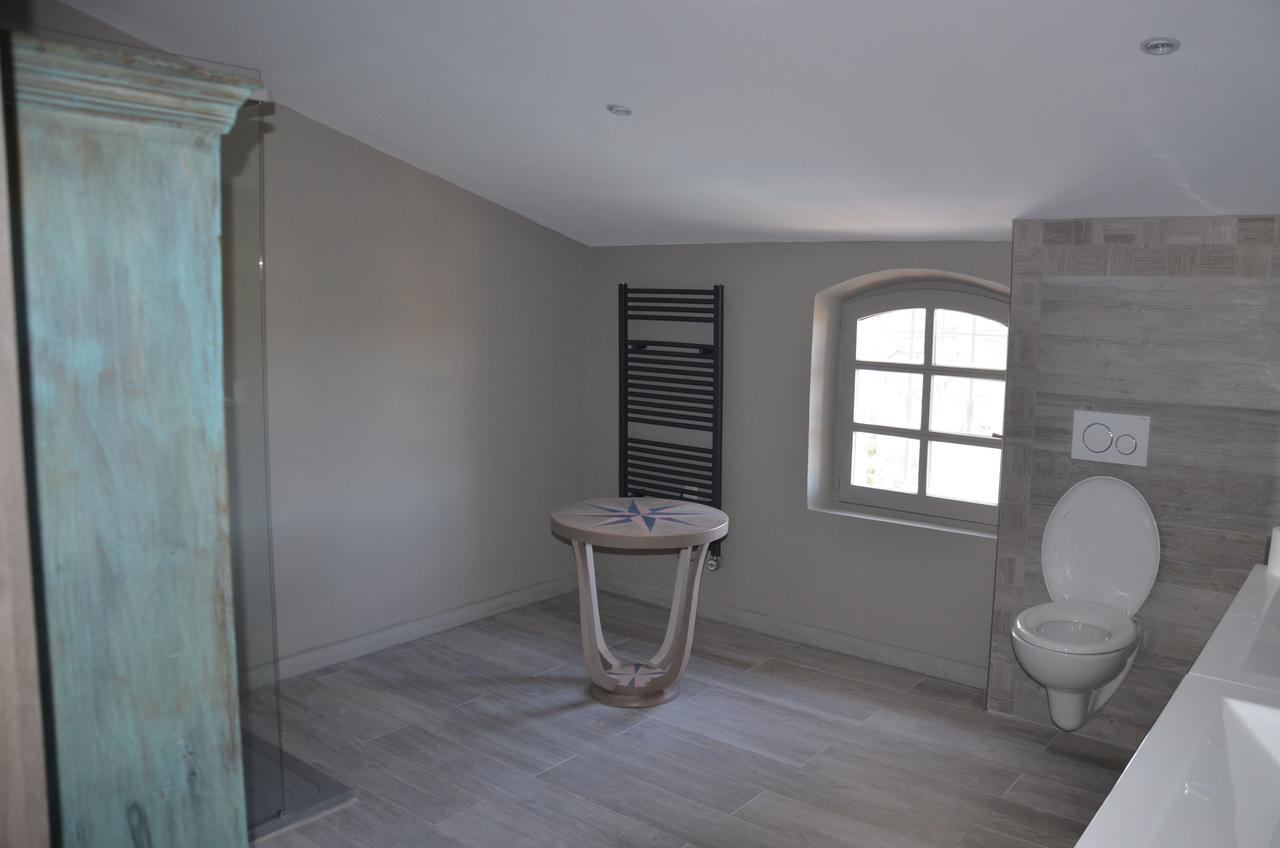 Belle Maison Avec Piscine Dans Les Hauteurs A Saint Raphael Exteriör bild