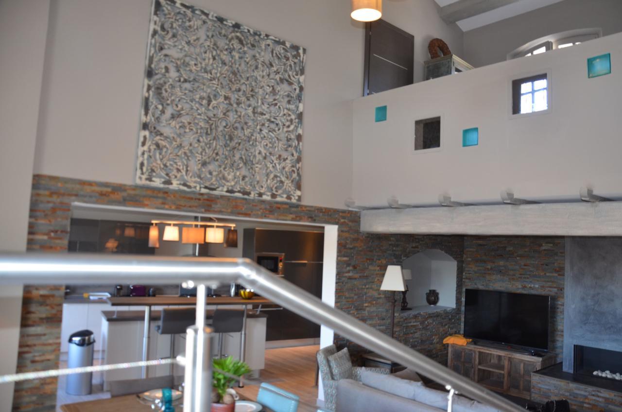 Belle Maison Avec Piscine Dans Les Hauteurs A Saint Raphael Exteriör bild