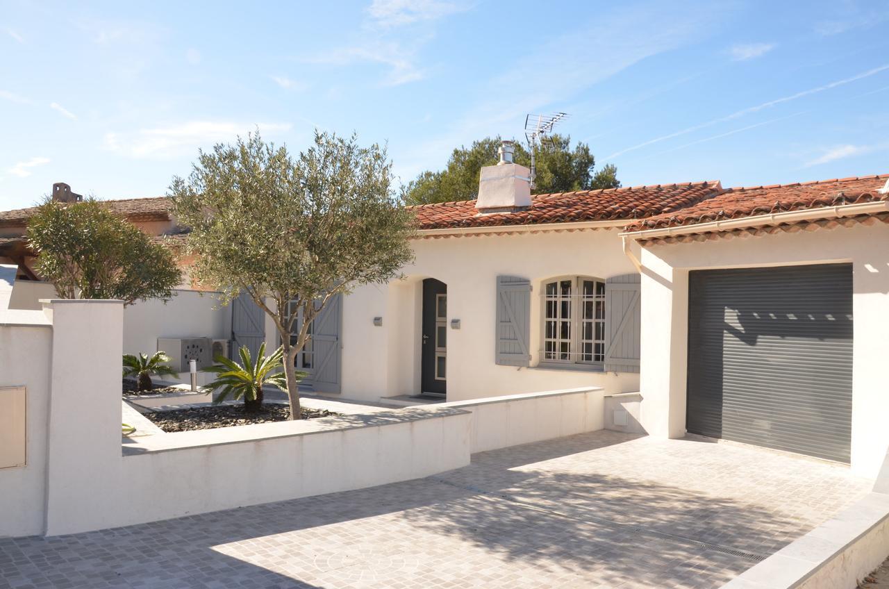 Belle Maison Avec Piscine Dans Les Hauteurs A Saint Raphael Exteriör bild